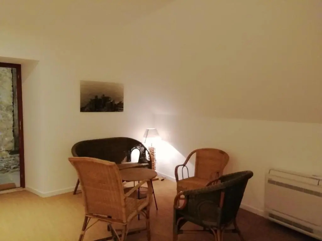 Voir la photo 3 — Gîte Ainay-le-Vieil, 5 pièces, 8 personnes - FR-1-586-15