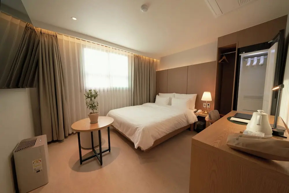 Woryeong Hotel By NewCZ