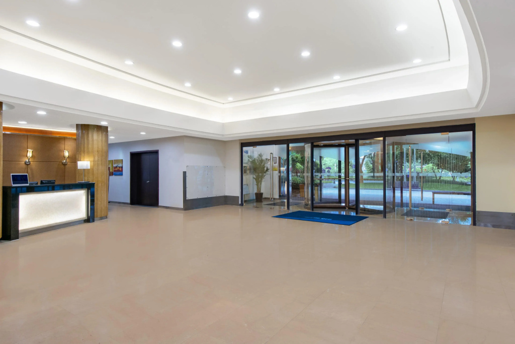 Lobby & Reception