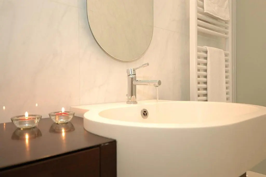 1 Bedroom Suite with canal view