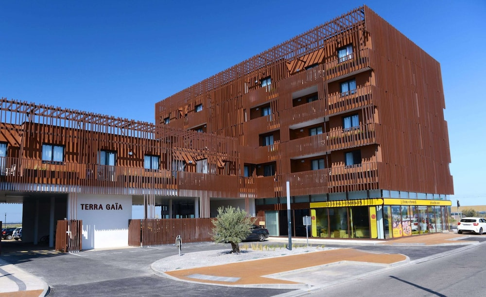 Voir la photo 1 — Relaxed Beachside Living in Sete