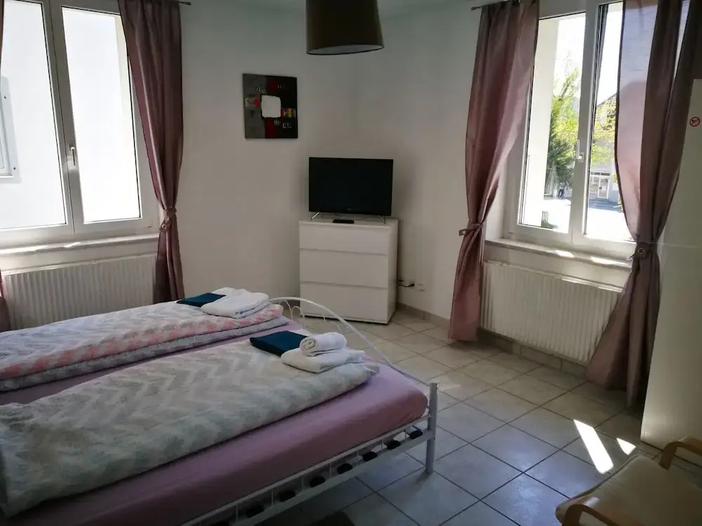 Economy room