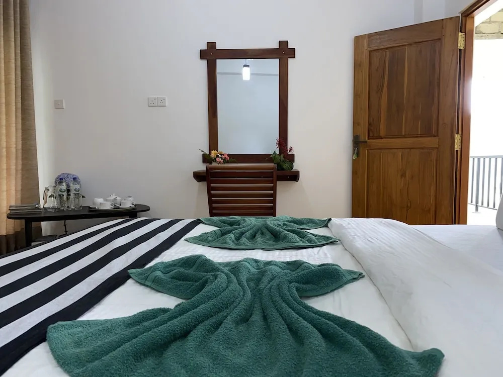 Deluxe Double room (full double bed)