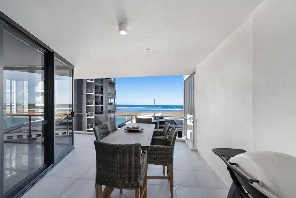 3 Bedrooms Deluxe Apartment with balcony