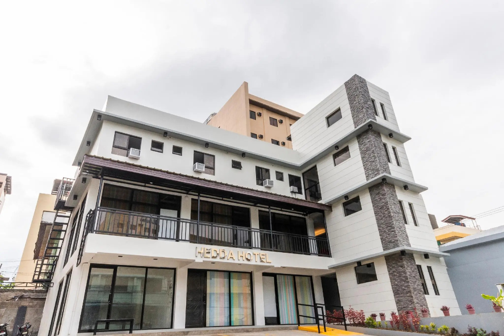 OYO 476 Hedda Hotel (Quarantine Hotel) (Vaccinated Staff)