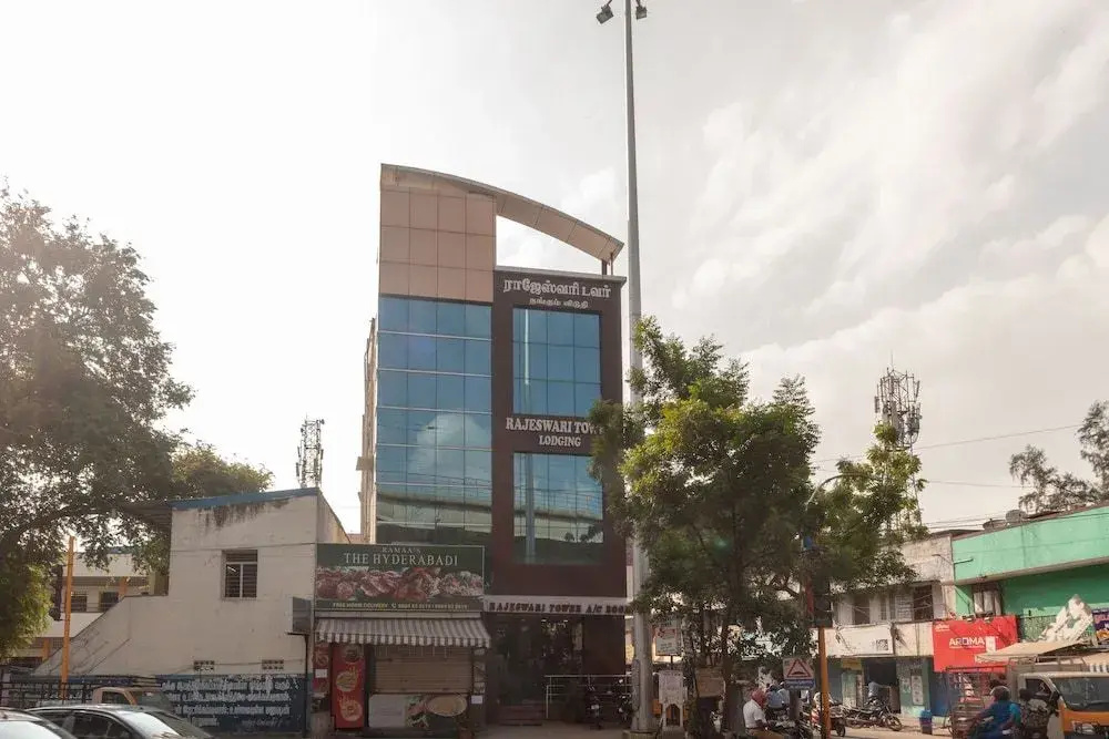 Oyo 8410 Rajeswari Tower