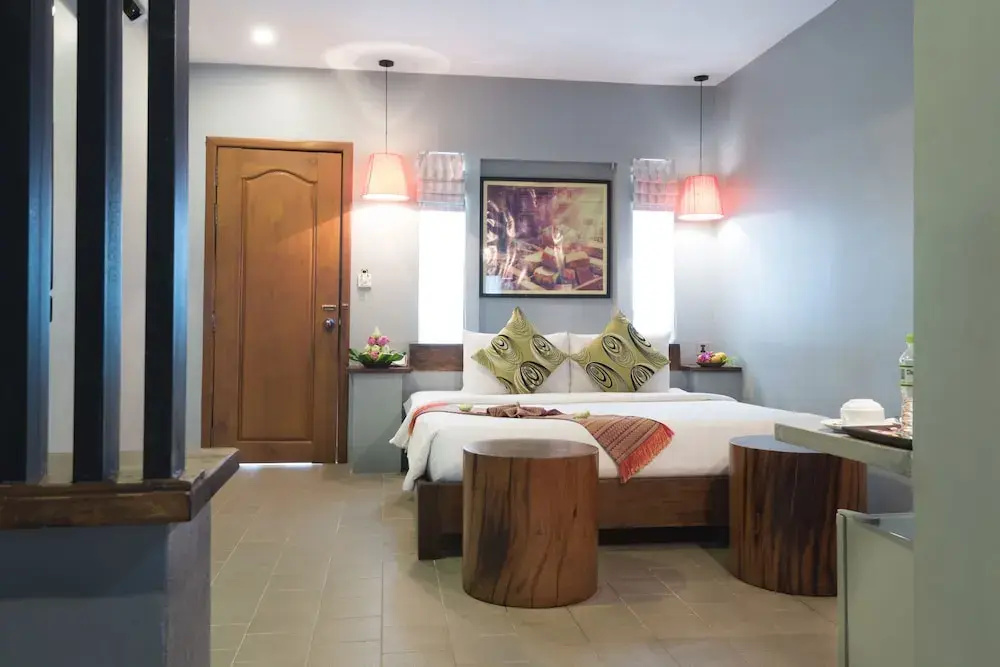 Deluxe Double room with balcony and with garden view (full double bed)