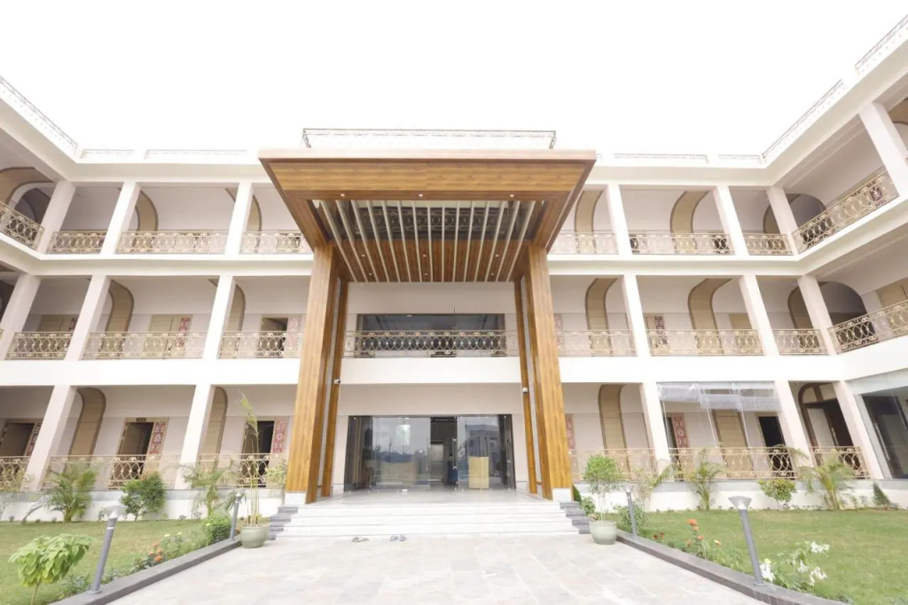 Nirvana Grand Hotel & Resort