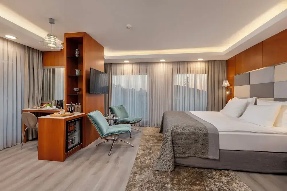 Superior Double Suite (full double bed)