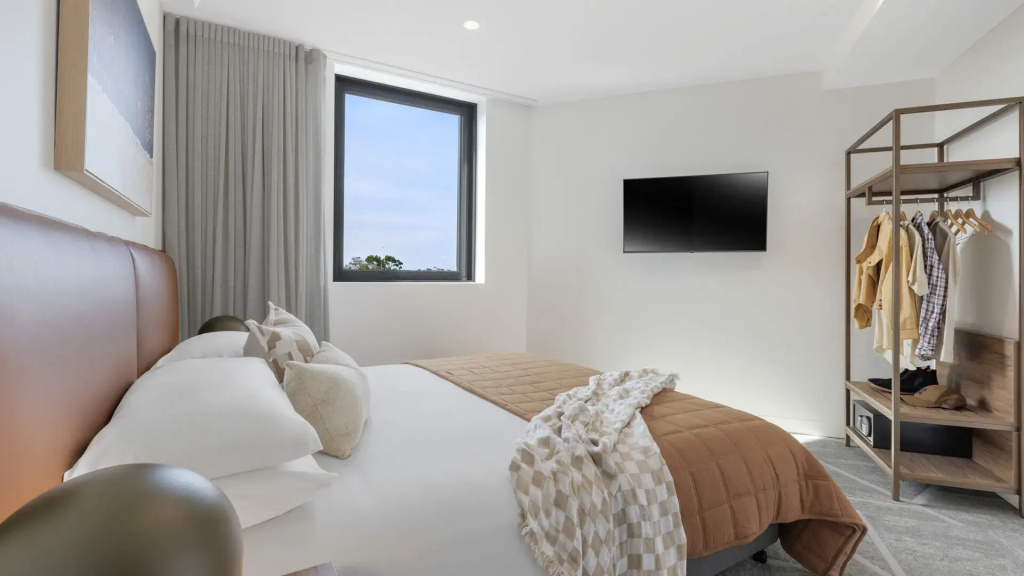 3 Bedrooms Apartment