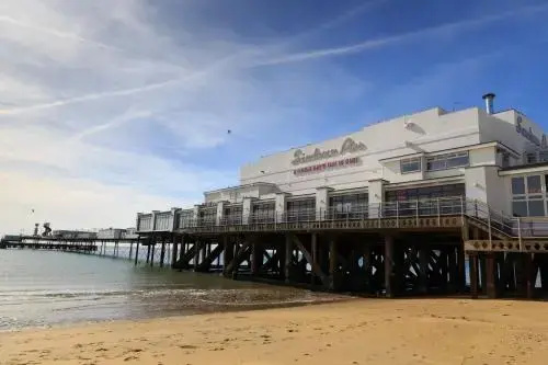 Beach & Waterfront