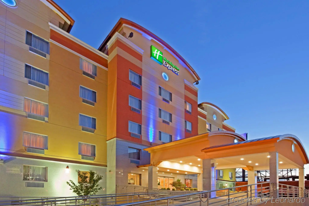 Holiday Inn Express Maspeth by IHG