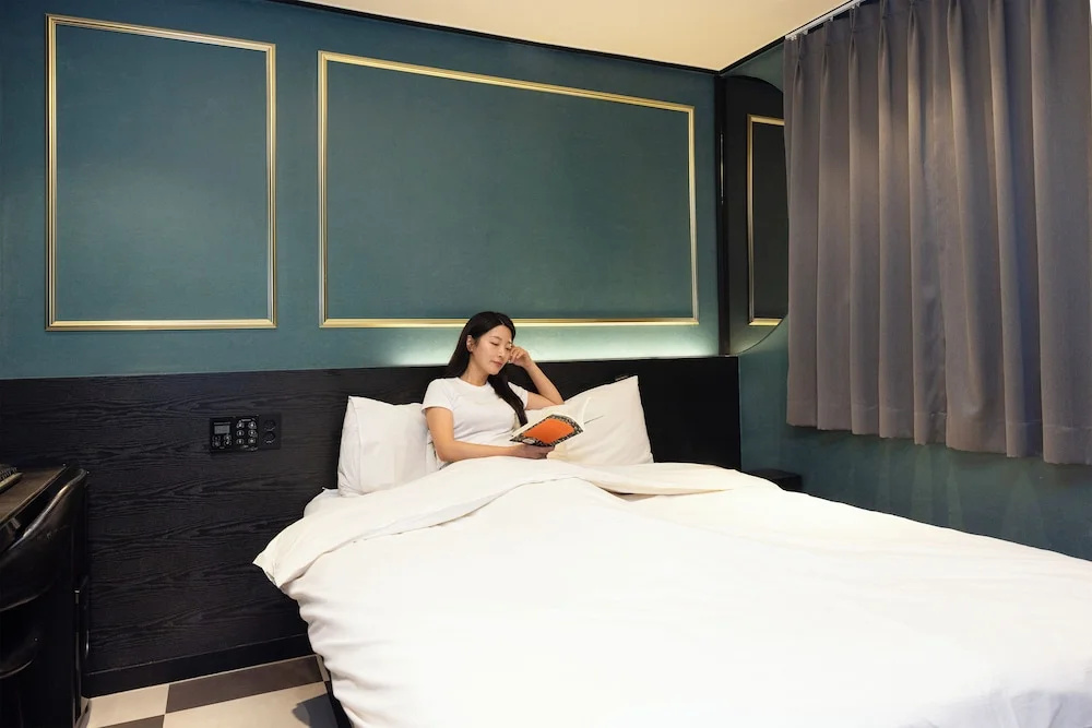 Standard Double room (full double bed)