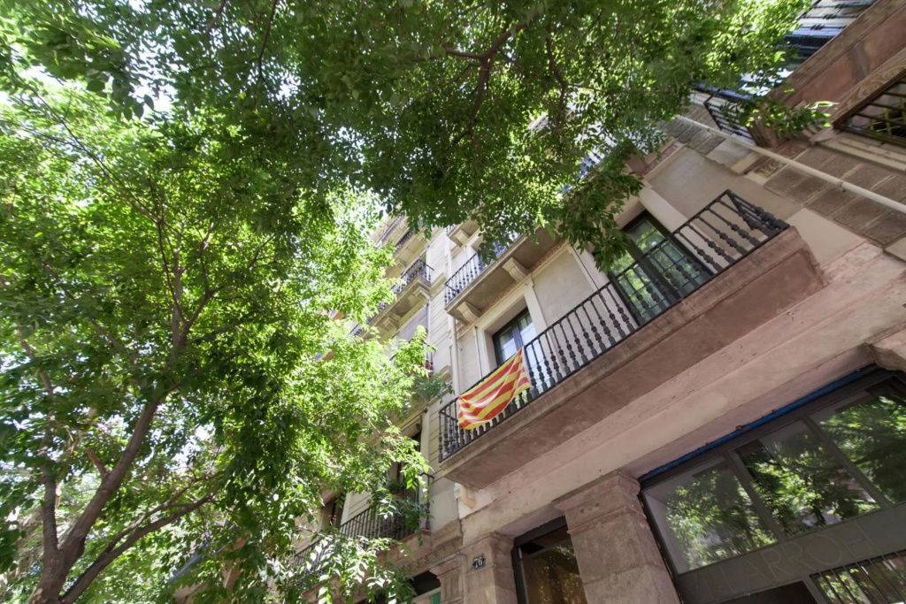Aparteasy - Deluxe Family Apartments with Pool