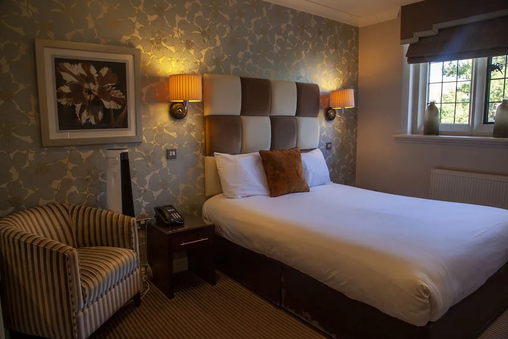 Classic Double room (full double bed)