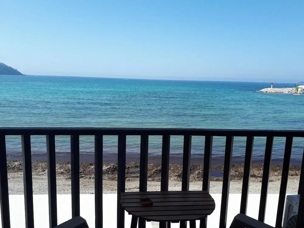 Beach & Waterfront