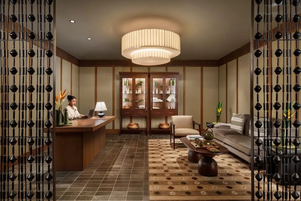 Lobby & Reception