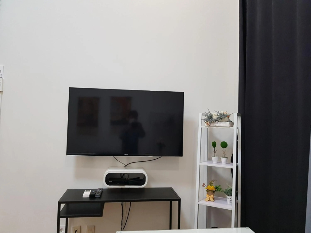 Hongdae Residence - 1min from Hongik Uni station Exit #1