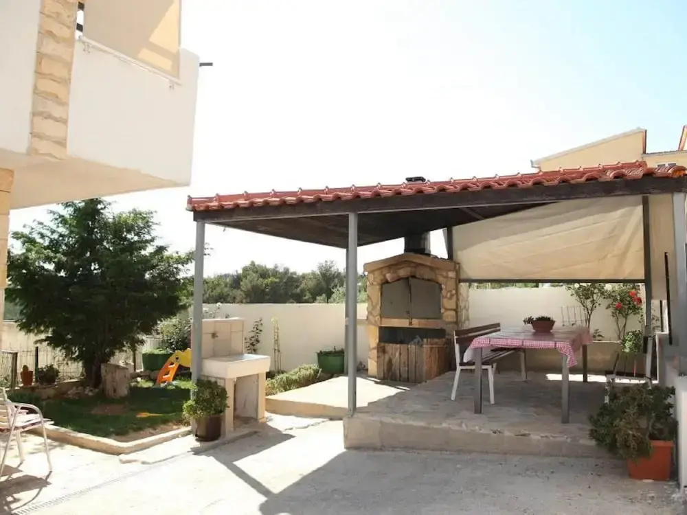 Apartment Toma - Comfort Two Bedroom Apartment With Terrace and Sea View
