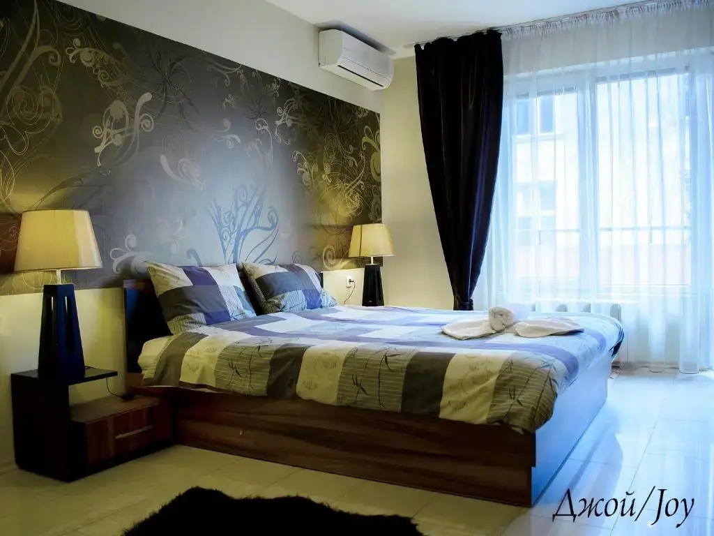 2 Bedrooms Apartment