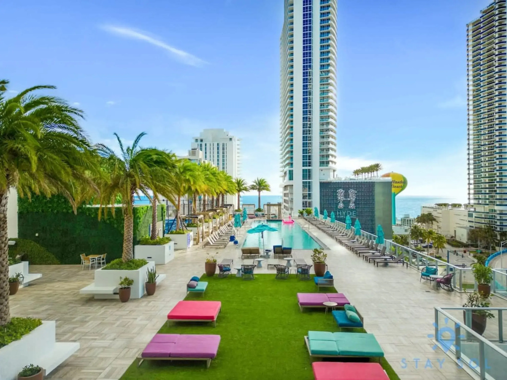 Corner Balcony -Enjoy 360 Views Near Beach Pool, Hollywood
