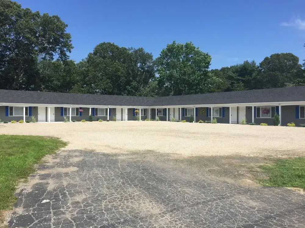 Shore Road Inn