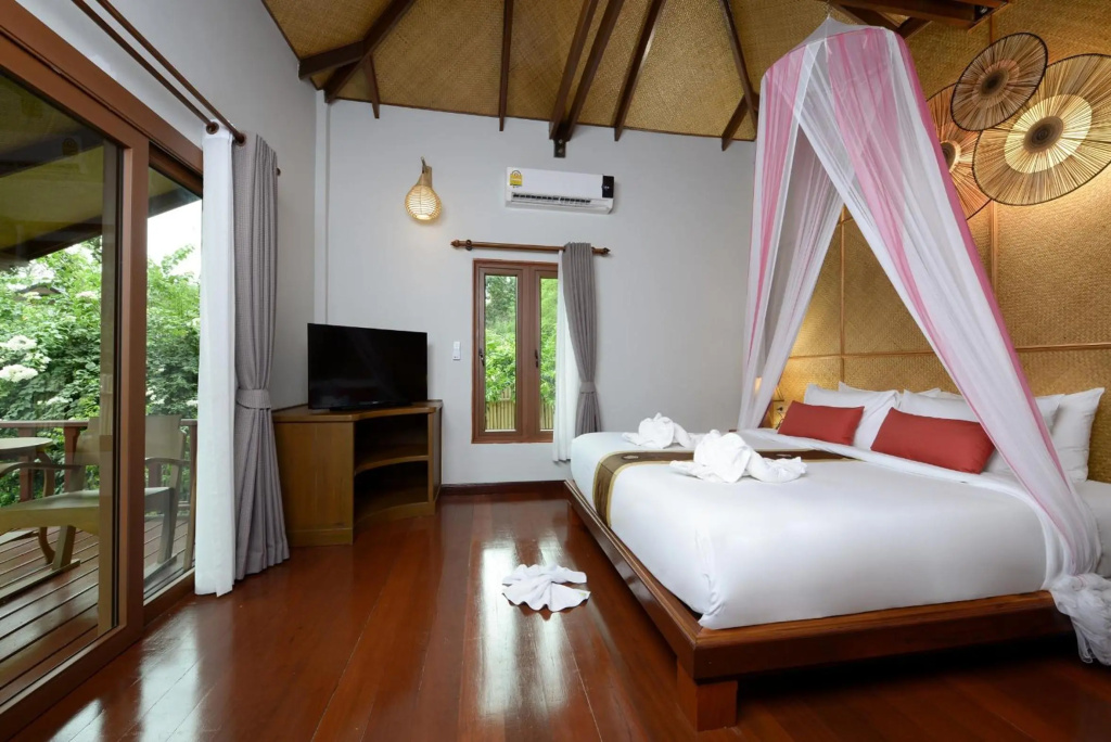 PingChan Koh Phangan Beachfront Resort — 4