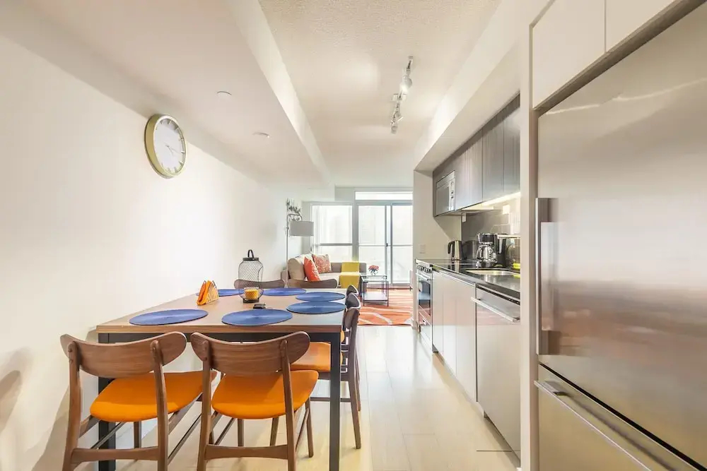 Simply Comfort Stunning Downtown Condos - фото 17