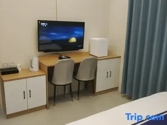 Deluxe Double room (full double bed)