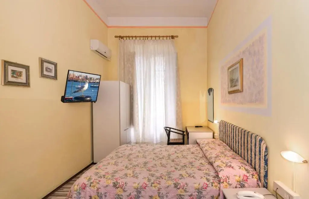 Economy room