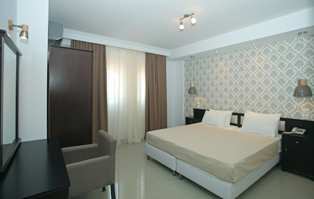 Naias Beach Hotel - Général