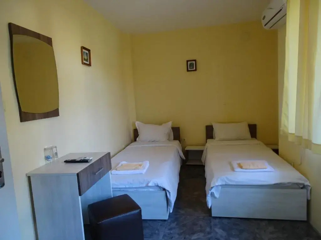 Economy room