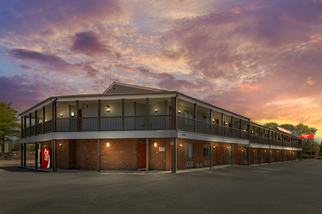 Red Roof Inn & Suites Swansea