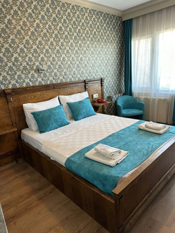 Standard Double room with pool view (full double bed)