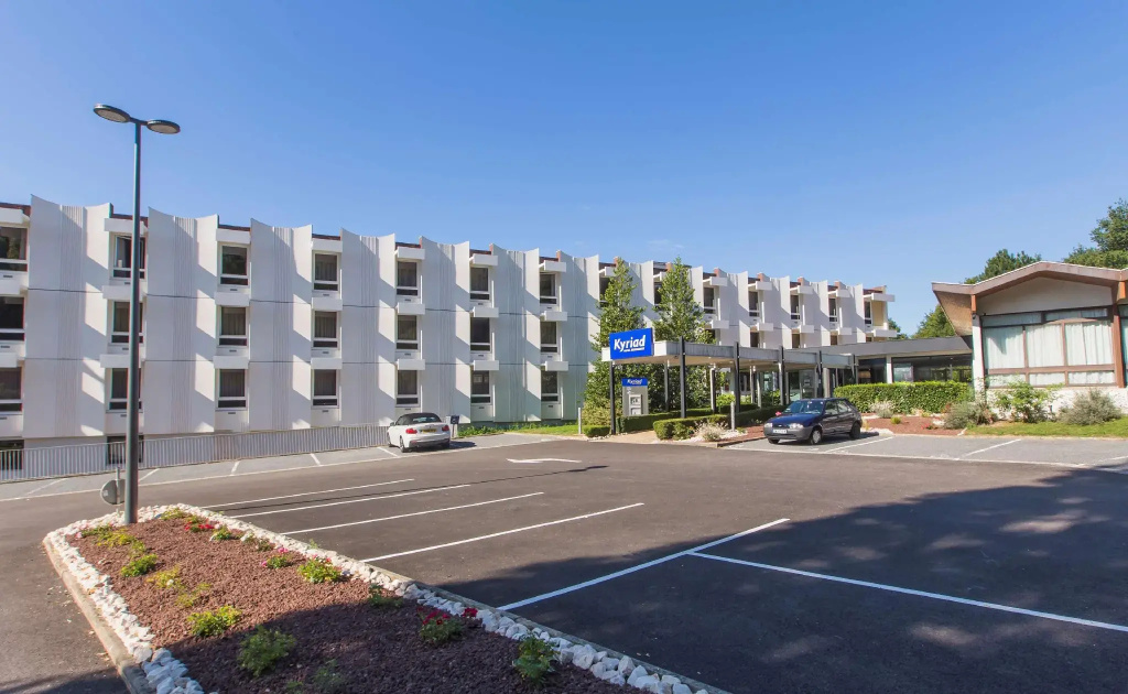KYRIAD MONTCHANIN - Le Creusot - Chambres