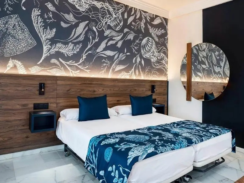 Standard Double room with balcony (full double bed)