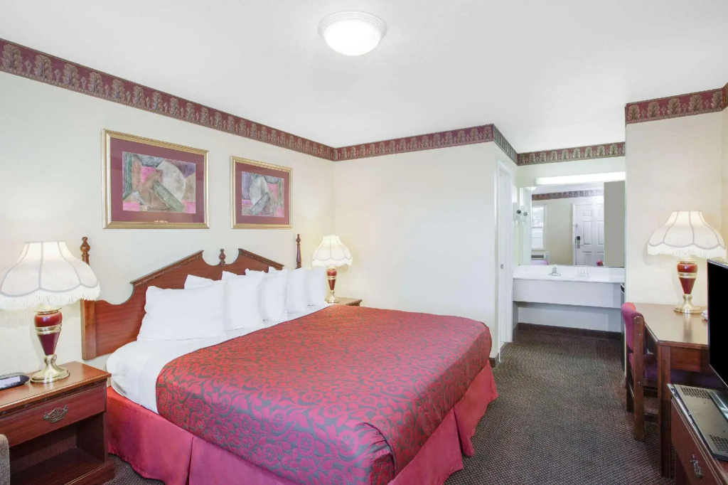 Standard Double room (full double bed)