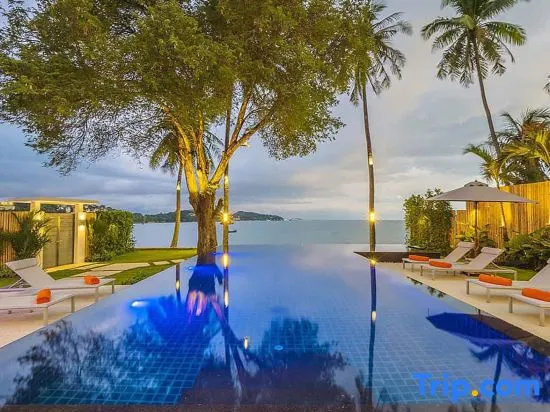 FREE $900 Daily Lux Pack - 10-Bed Beachfront Villa