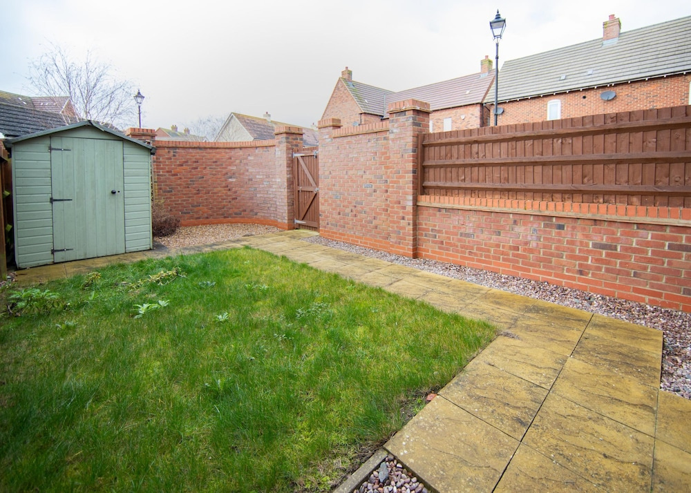 Fantastic House - Near Kempston Town Centre