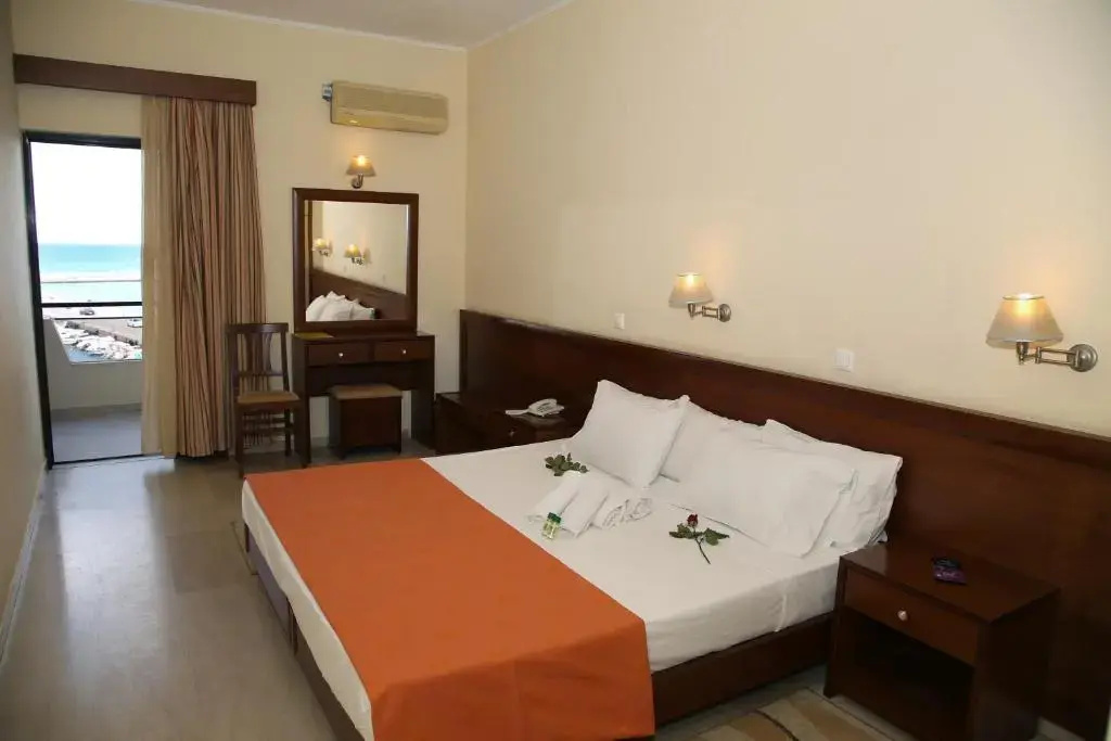 Standard Double room with sea view (full double bed)