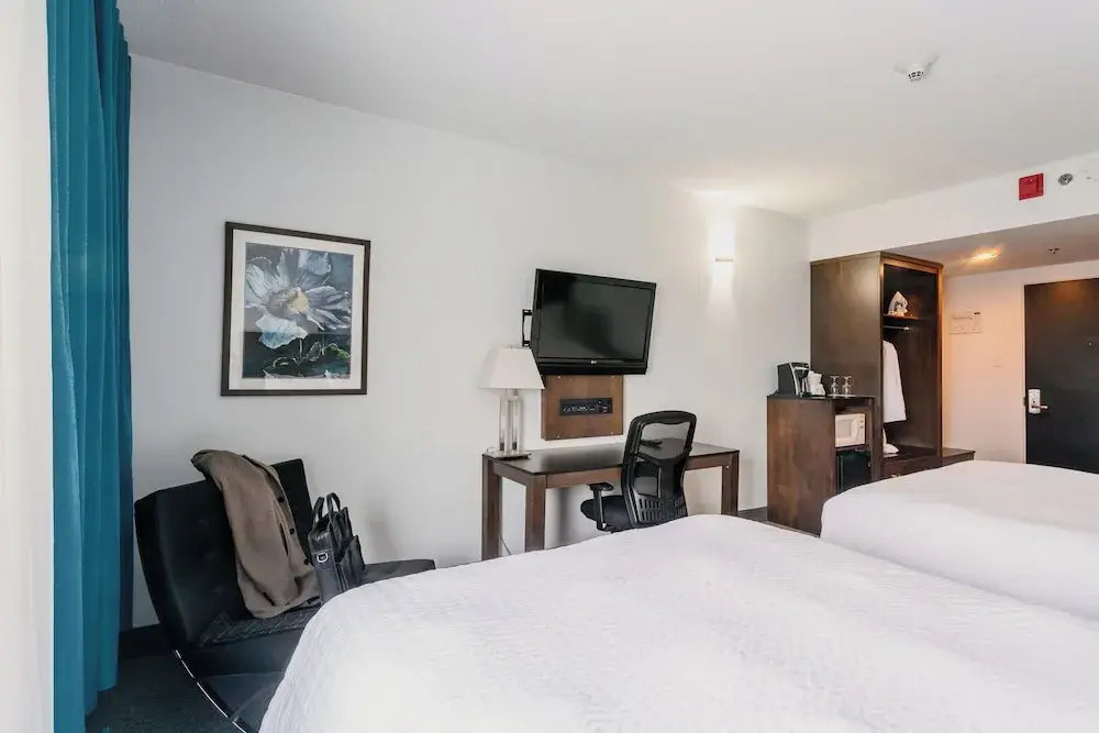 Comfort room with sea view