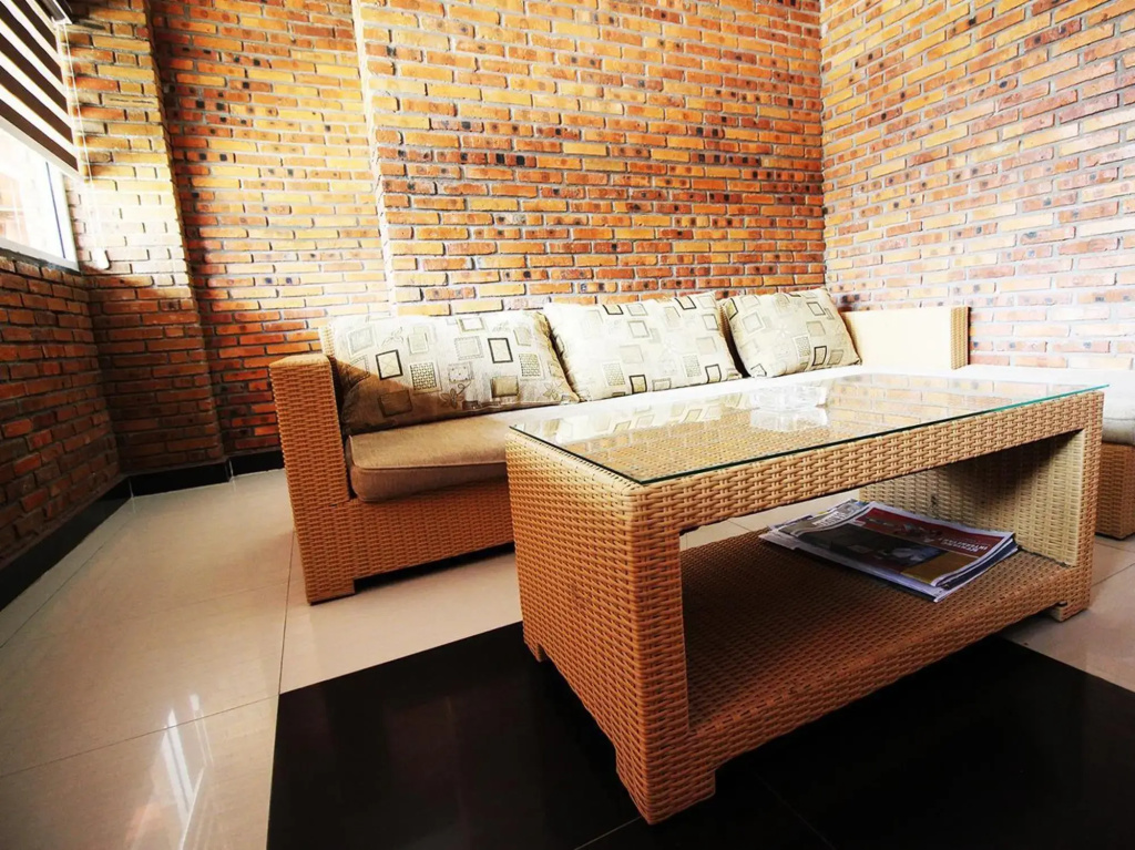 Lobby & Reception