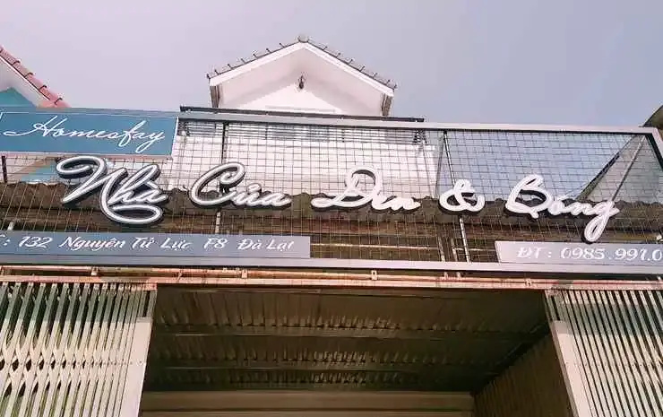 House Of Den & Bong