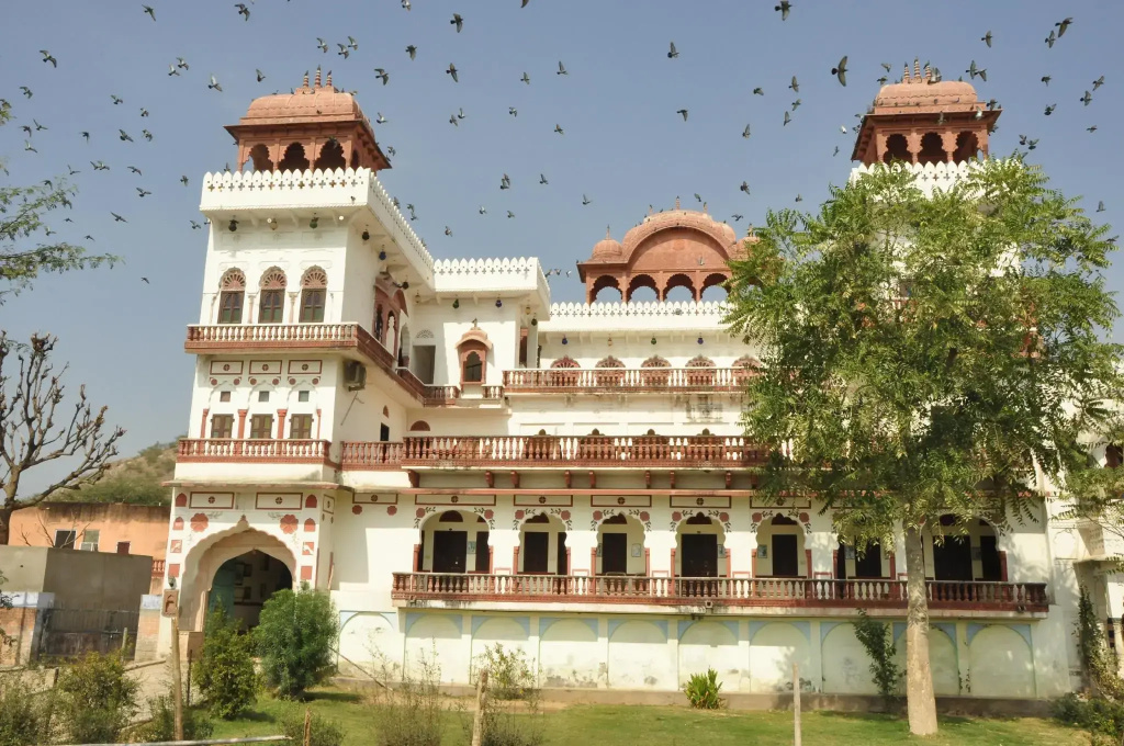 Tordi Garh Hotel