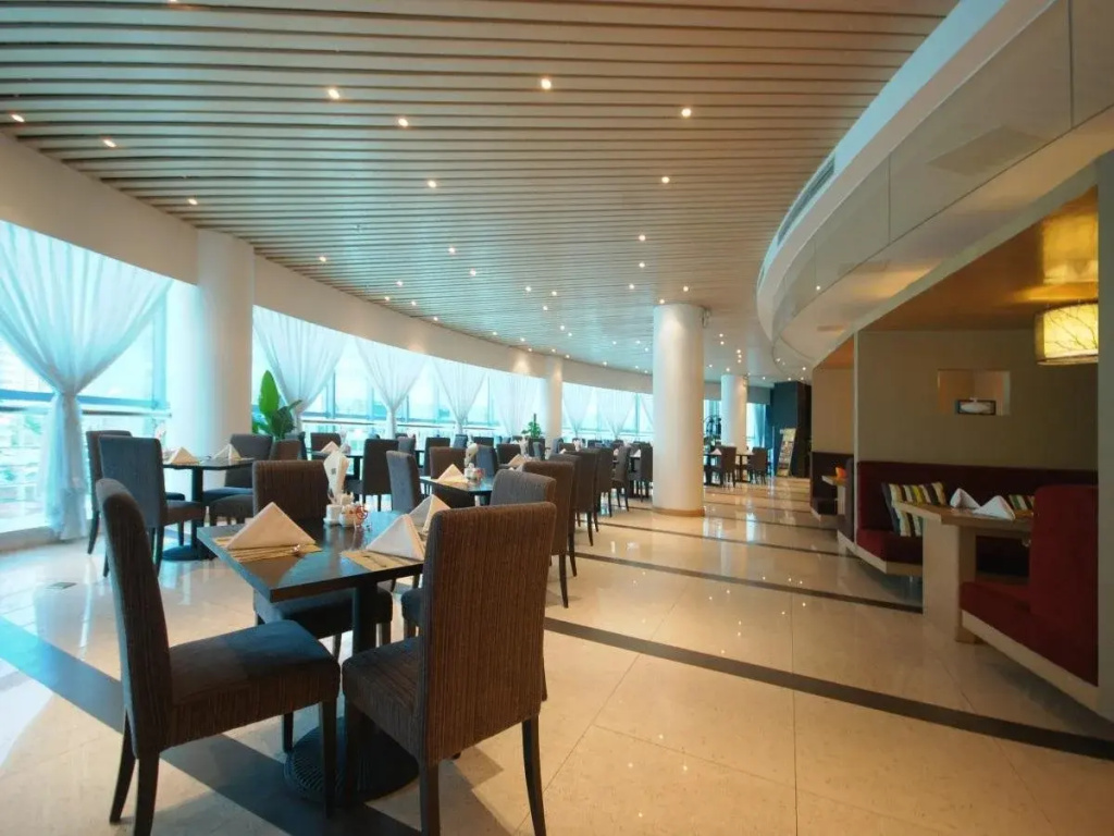 Food & Beverage