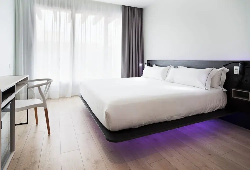 Double room (full double bed)