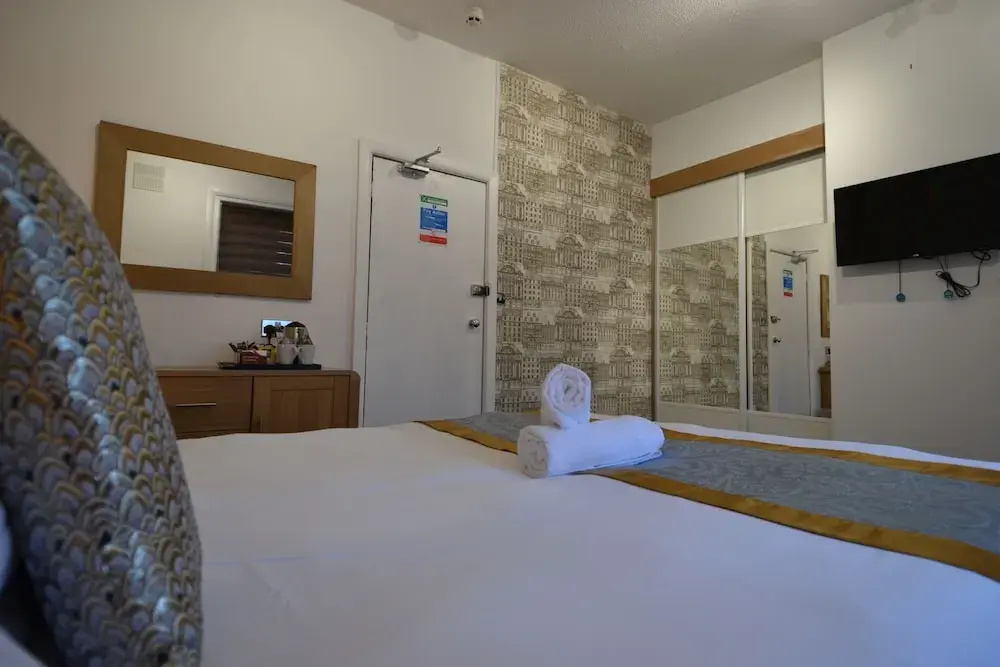 Standard Double room (full double bed)