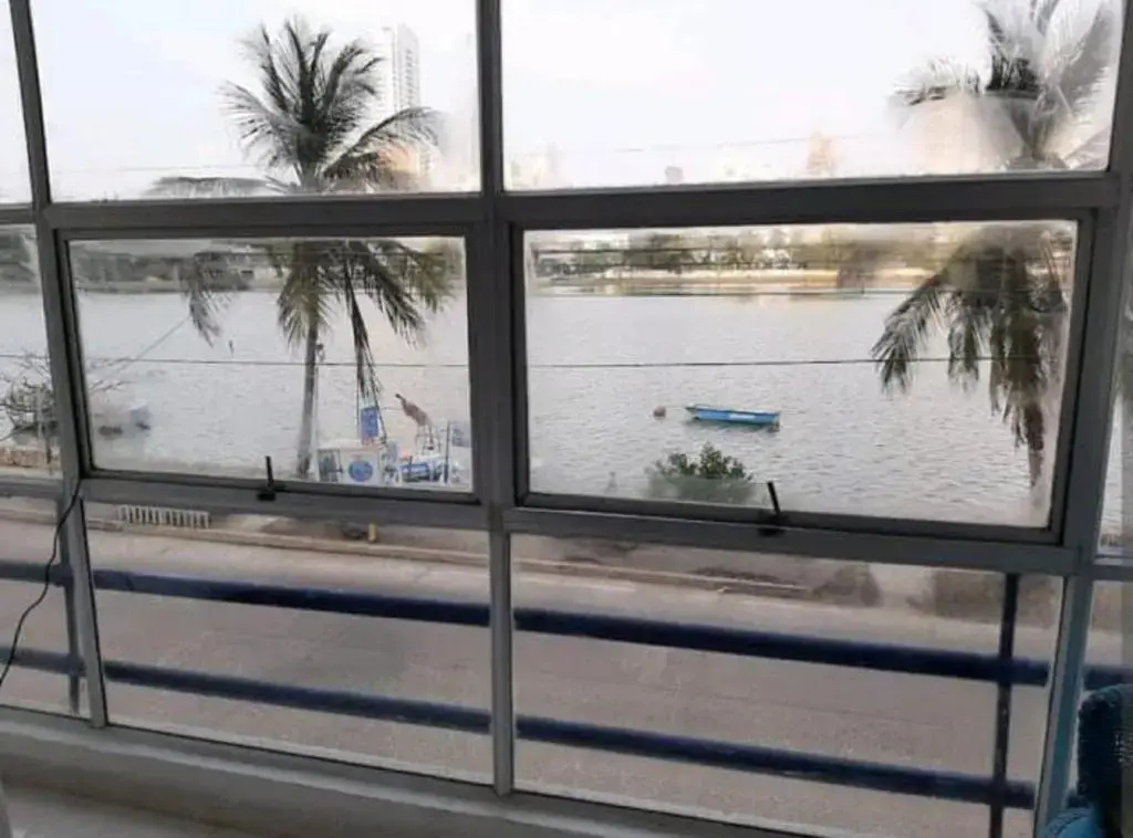 E2TL Apartamento Basico cerca al Mar con Aire Acondicionado y WiFi