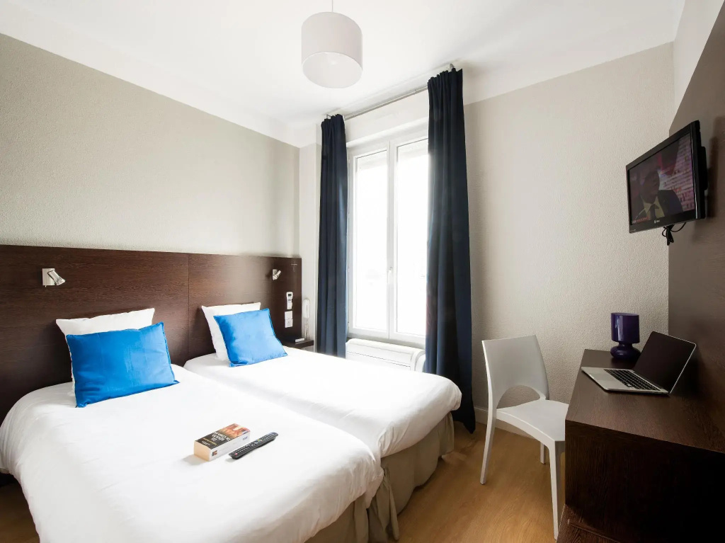 Classic Double room (full double bed)