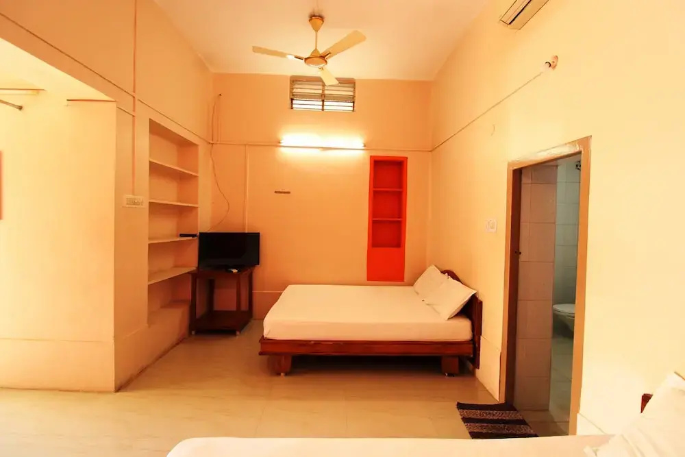 Economy room